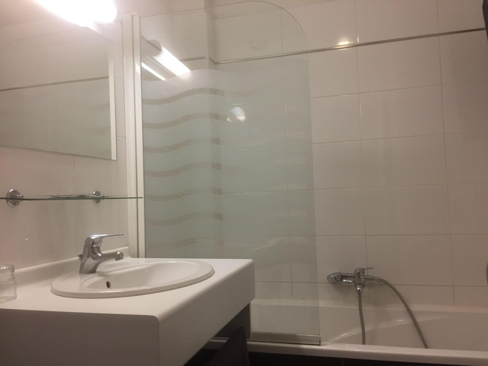 Hotel Du Sud Vieux Port Марсель Экстерьер фото