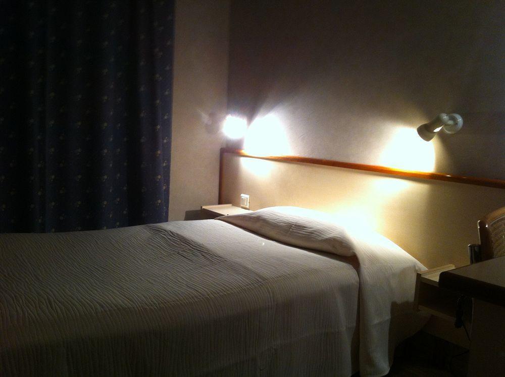 Hotel Du Sud Vieux Port Марсель Экстерьер фото