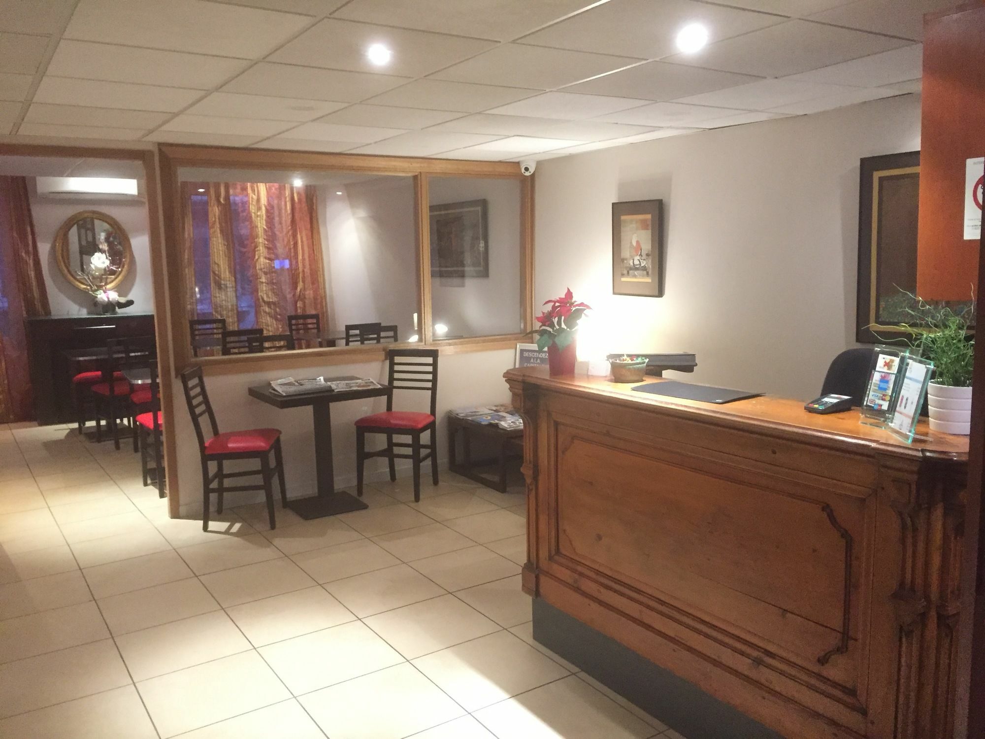 Hotel Du Sud Vieux Port Марсель Экстерьер фото