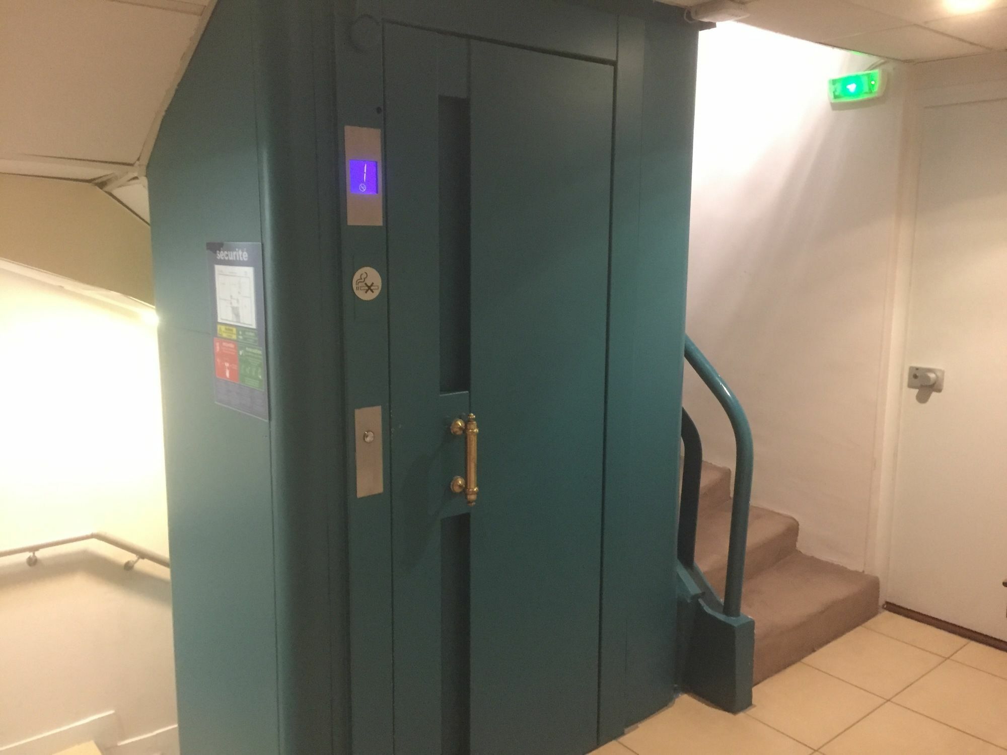 Hotel Du Sud Vieux Port Марсель Экстерьер фото